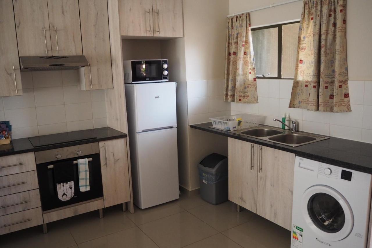 Or Tambo Self Catering Apartments, The Willows بوكسبرغ المظهر الخارجي الصورة