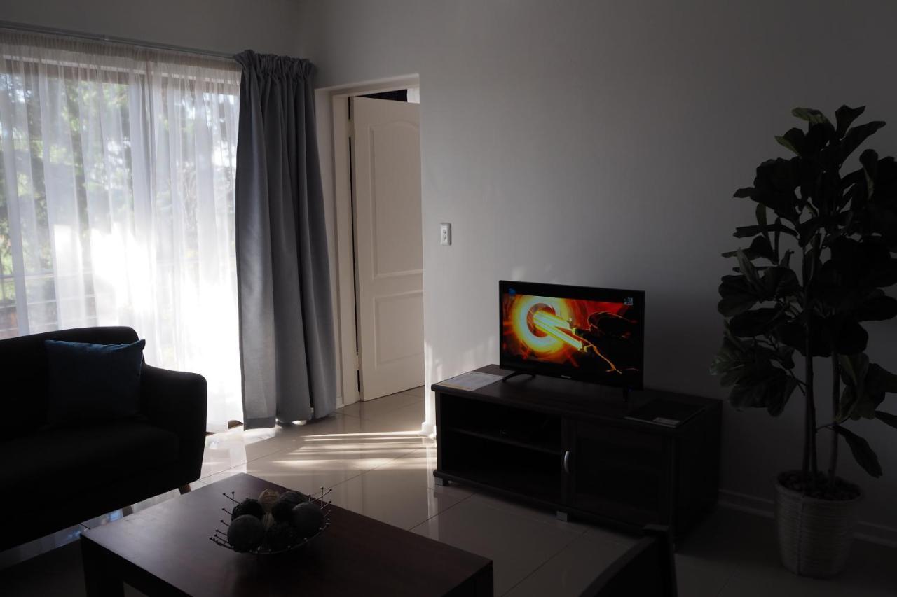 Or Tambo Self Catering Apartments, The Willows بوكسبرغ المظهر الخارجي الصورة