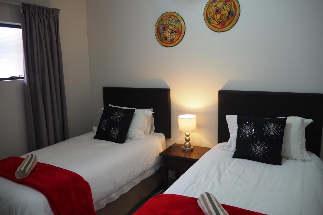 Or Tambo Self Catering Apartments, The Willows بوكسبرغ المظهر الخارجي الصورة