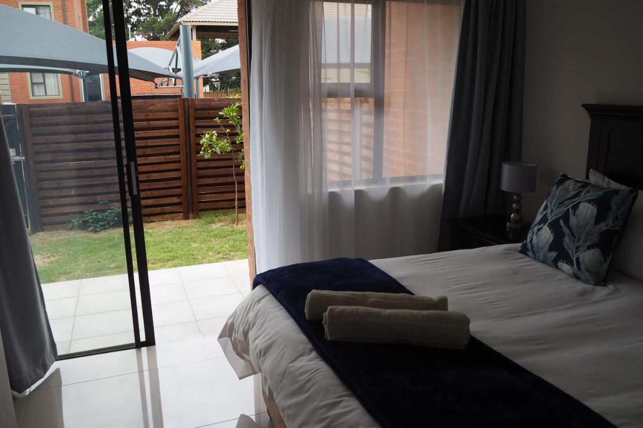 Or Tambo Self Catering Apartments, The Willows بوكسبرغ المظهر الخارجي الصورة