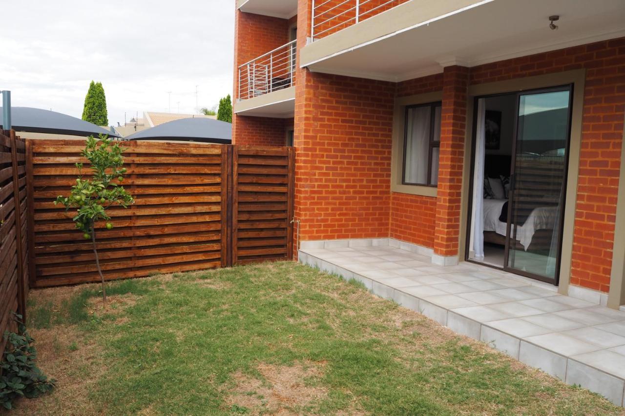Or Tambo Self Catering Apartments, The Willows بوكسبرغ المظهر الخارجي الصورة