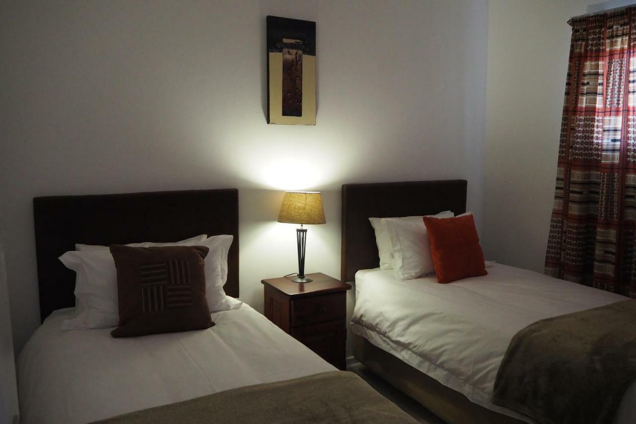 Or Tambo Self Catering Apartments, The Willows بوكسبرغ المظهر الخارجي الصورة