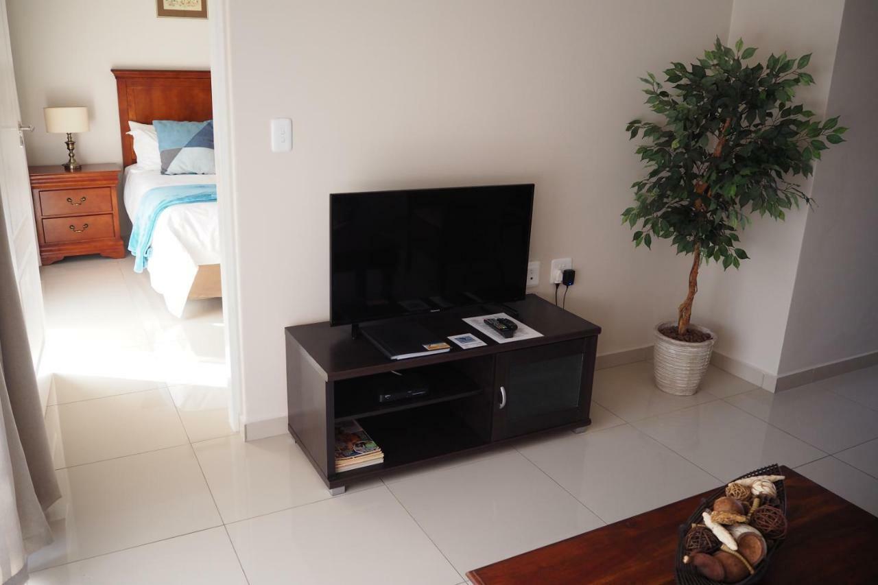 Or Tambo Self Catering Apartments, The Willows بوكسبرغ المظهر الخارجي الصورة