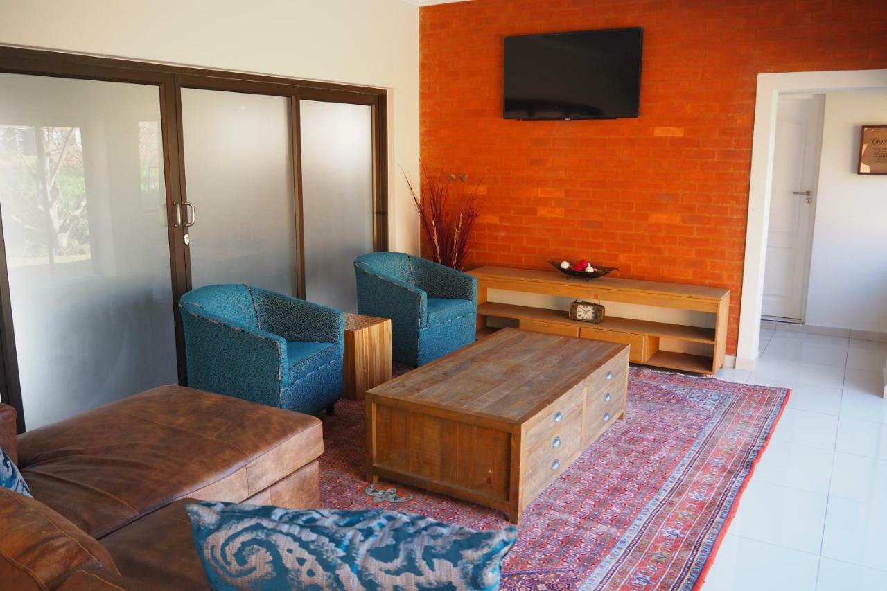 Or Tambo Self Catering Apartments, The Willows بوكسبرغ المظهر الخارجي الصورة