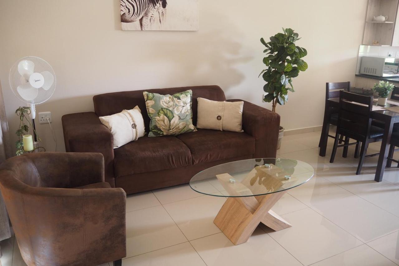 Or Tambo Self Catering Apartments, The Willows بوكسبرغ المظهر الخارجي الصورة